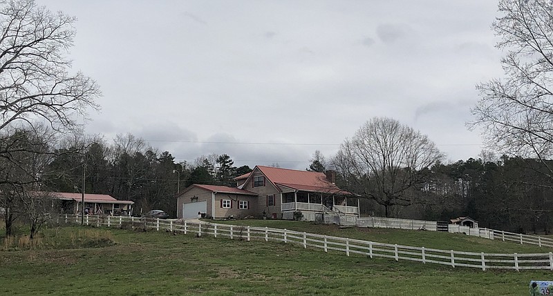 Photo by Patrick Filbin / The house in northeast LaFayette at 75 Arnold Lane in Walker County where Julie McDonald was found dead.