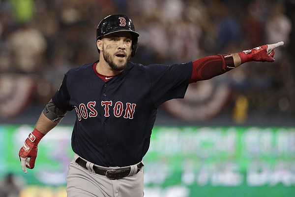 4 things to know about new Red Sox first baseman Steve Pearce