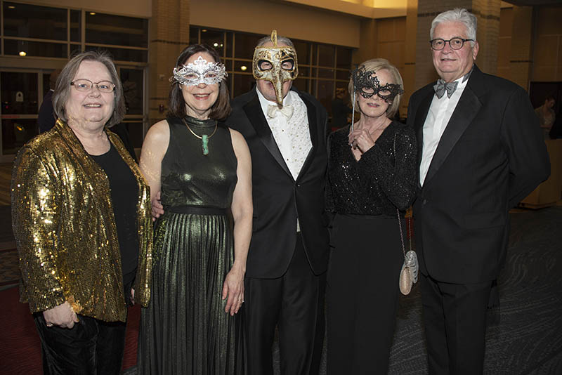 Lisa Bilbrey Hyder, Sharon & Bill Alexander and Suzelle & Earl White / Photo by Michael Hampton