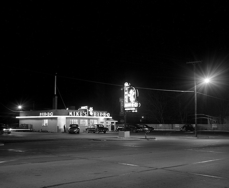 Mike's Bar-B-Q was a popular mid-20th century drive-in restaurant on Rossville Boulevard./Photo contributed by ChattanoogaHistory.com, EPB collection.