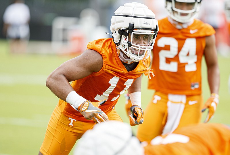 Tennessee Athletics photo by Caleb Jones / Tennessee sophomore inside linebacker Henry To'o To'o goes through a practice drill last week on Haslam Field.