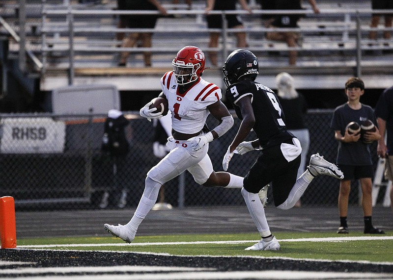 Staff photo by Troy Stolt / Dalton running back Maurice Howard scores a touchdown during Friday night's game at Ridgeland. Howard rushed for 230 yards and three touchdowns as the Catamounts won 52-7.