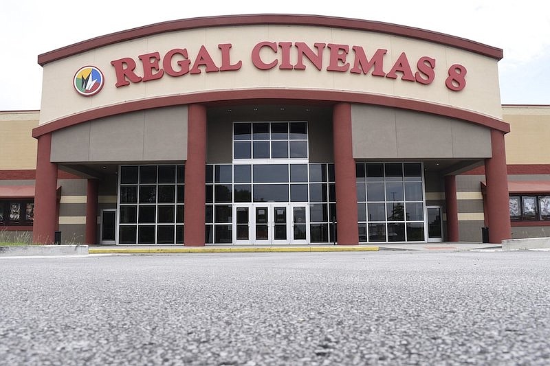 Regal Cinemas temporarily closing more than 600 theaters, including