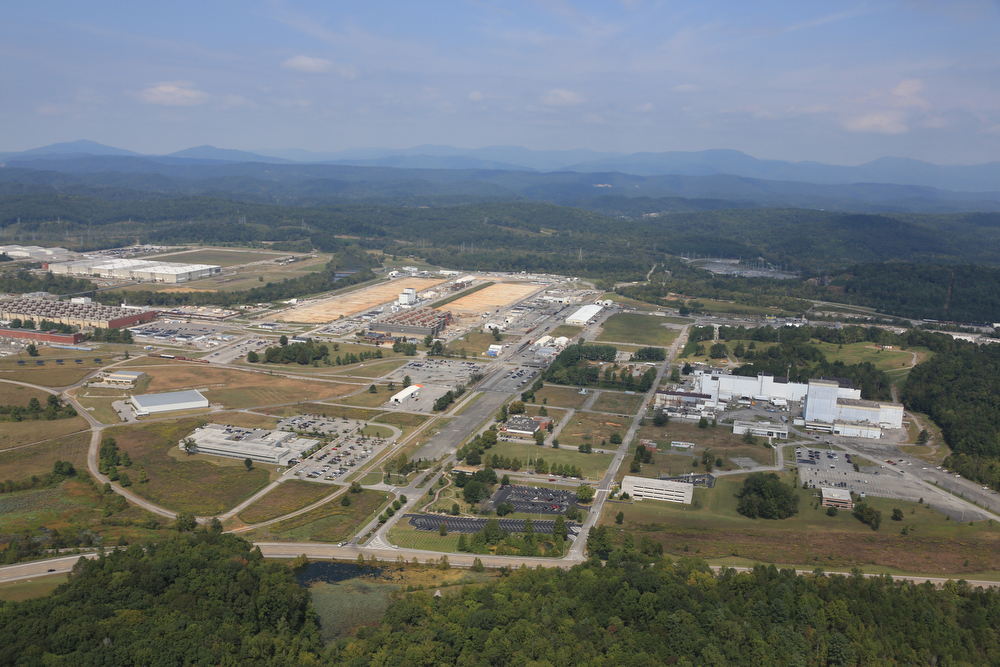 Oak Ridge Office of Environmental Management Photo / Vision 2020 celebrates the cleanup of the East Tennessee Technology Park, formerly the Oak Ridge Gaseous Diffusion Plant codenamed K-25. K-25 was built in unprecedented secrecy in the 1940s as part of the Manhattan Project to provide enriched uranium for the world first atomic bomb.
Cleanup of the site included more than 500 facilities, at the heart of which were five massive uranium enrichment buildings. Since the site was officially closed in 1987, DOE work has focused on transforming it into a multi-use industrial park, national park, and conservation area.
Achieving Vision 2020 marks the first time in the world an entire enrichment complex has been cleaned and demolished.