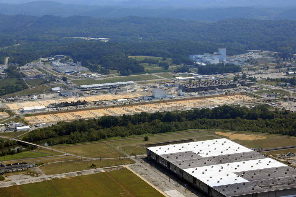 Oak Ridge Office of Environmental Management Photo / Vision 2020 celebrates the cleanup of the East Tennessee Technology Park, formerly the Oak Ridge Gaseous Diffusion Plant codenamed K-25. K-25 was built in unprecedented secrecy in the 1940s as part of the Manhattan Project to provide enriched uranium for the world first atomic bomb.
Cleanup of the site included more than 500 facilities, at the heart of which were five massive uranium enrichment buildings. Since the site was officially closed in 1987, DOE work has focused on transforming it into a multi-use industrial park, national park, and conservation area.
Achieving Vision 2020 marks the first time in the world an entire enrichment complex has been cleaned and demolished.