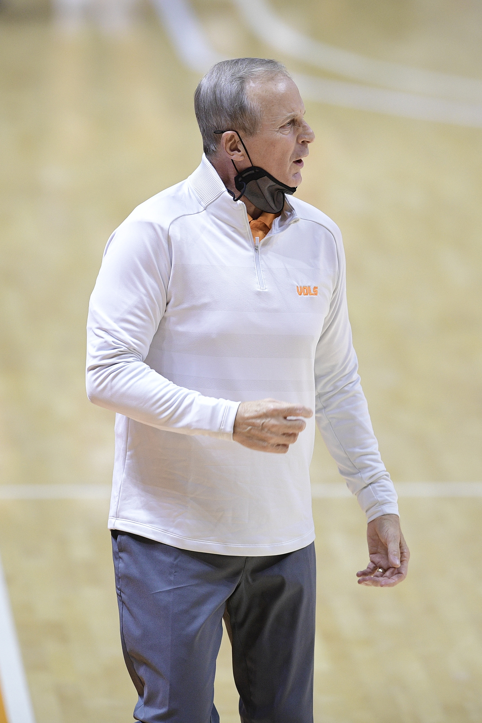 AP photo by Calvid Mattheis / Rick Barnes coaches during the Tennessee men's basketball team's home game Saturday against Cincinnati.