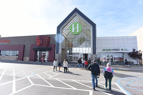 Chattanooga mall operator CBL files reorganization plan to emerge from