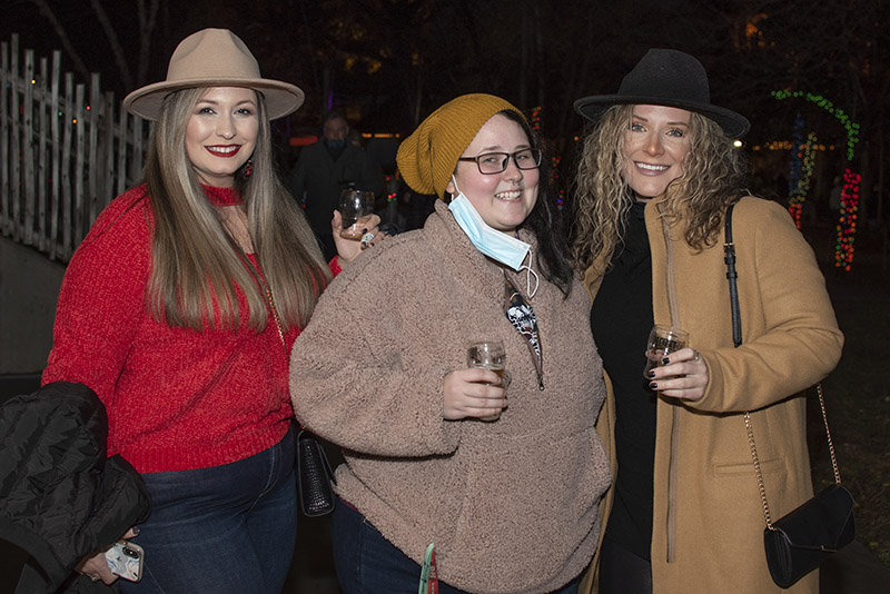 Molly Cooper, Casey Broome and Annsley Greeson / Photography by Michael Hampton