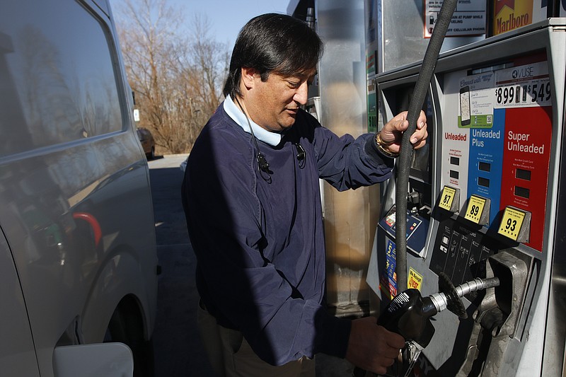 File staff photo by Doug Strickland / Motorist James Strong fills up his vehicle at the Murphy USA station on Greenway View Drive