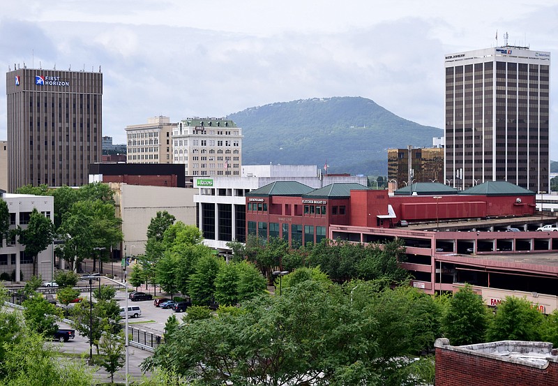 Staff Photo by Robin Rudd / Chattanooga's biggest banks with high-rise buildings in downtown Chattanooga, reported better than expected earnings Friday.