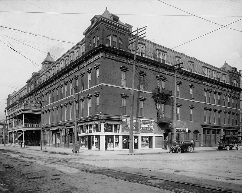 This 1914 photo of the Read House shows the property before it was mostly demolished and rebuilt in the mid-1920s. Contributed photo from ChattanoogaHistory.com.