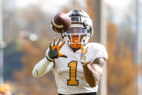 Updated Tennessee Vols wide receivers coach hot board - A to Z Sports