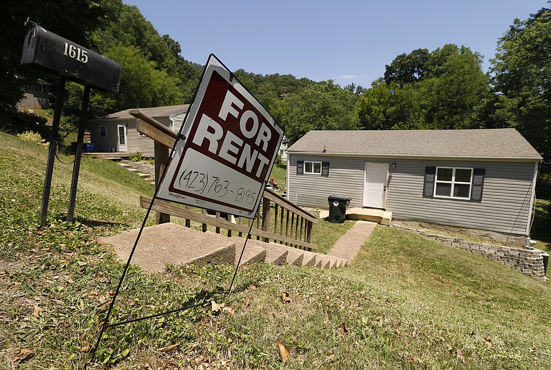ICONIC IMAGE ONLY PLEASE DO NOT DISPLAY LEAD IMAGE ———- Staff Photo by Dan Henry / The Chattanooga Times Free Press- 6/20/16. For rent and for sale homes in St Elmo on Monday, June 20, 2016. For a story about how high rent costs are making it harder for renters to save for a mortgage down payment.