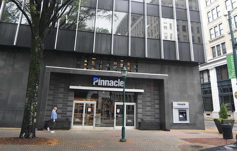 Photo by Matt Hamilton / Pinnacle Bank, which has its main Chattanooga office on Broad Street, boosted its first quarter earnings to a record high this year.