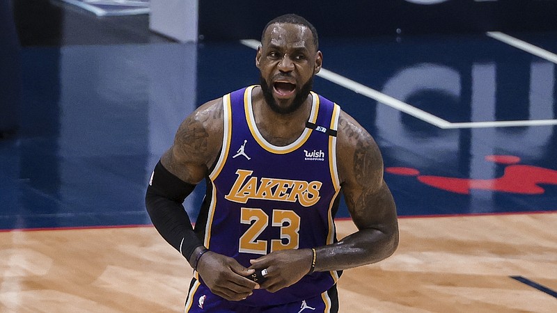 Lakers' Staples Center floor celebrates 16 championships