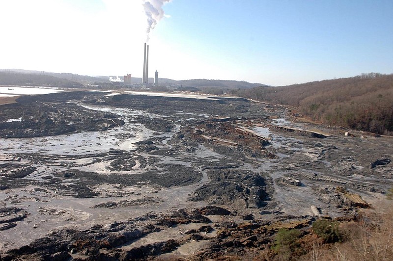 J. Miles Cary/Knoxville News Sentinel photo / Coal ash from a 40-acre pond flows into the Emory River after a retention wall collapsed Dec. 22, 2008, at the Kingston Fossil Plant. The Tennessee Valley Authority estimates that 5.4 million cubic yards of coal ash rolled into the river and over more than 300 acres of land after the spill. 