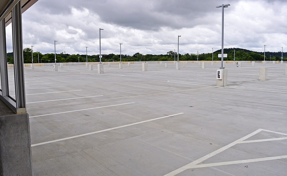 Chattanooga Metropolitan Airport opens first parking garage