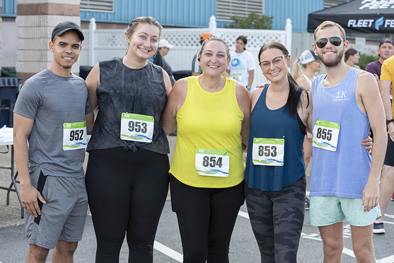 Photo by Michael Hampton / Taeylor Fisch, Kristina Momich, Kathy and Candace Melton and Michael O'Neill