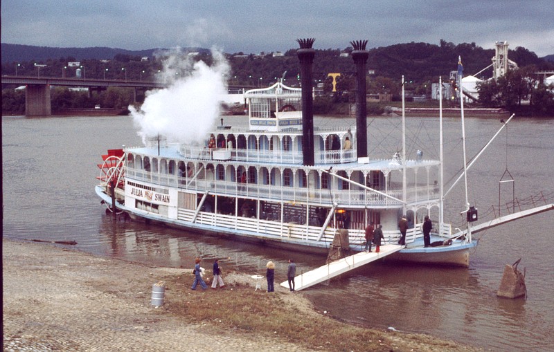 The Julia Belle Swain riverboat was a part-time resident of Chattanooga for five years in the 1970s. Chattanooga News-Free Press photo via ChattanoogaHistory.com.