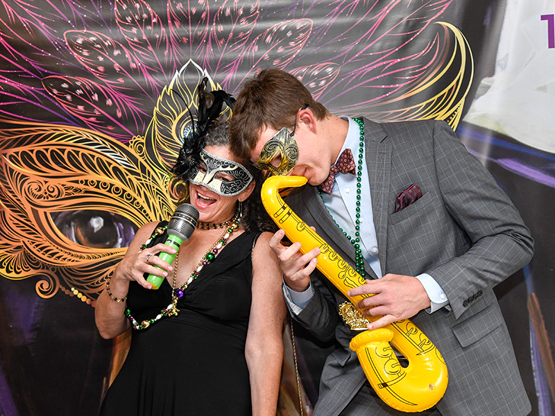 Photo by Mark Gilliland / Sara & Dylan Lisowski