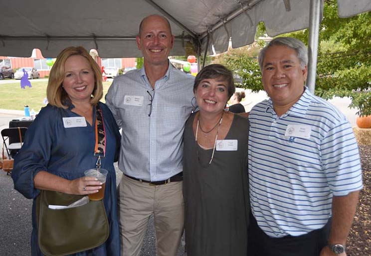 Staff Photo by Matt Hamilton /Jennifer & Maury Nicely and Angie & Ricky Supan