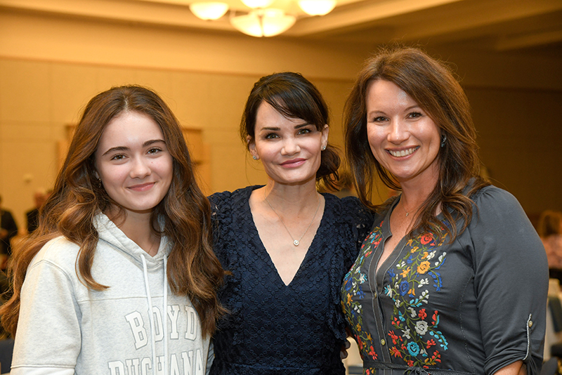 Photo by Mark Gilliland / Allie and Jennifer McFarland and Sissy Figlestahler