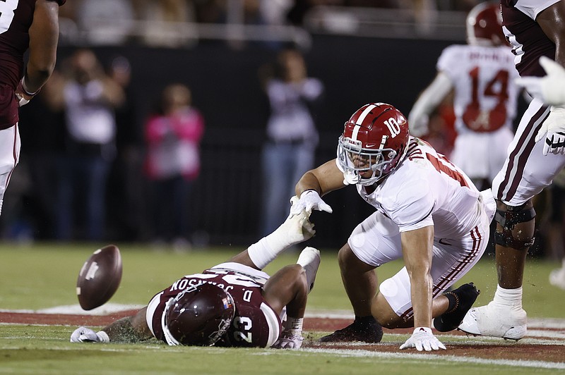 Crimson Tide photos / Alabama junior inside linebacker Henry To'o To'o leads the No. 4 Crimson Tide with 54 tackles entering Staurday night's game against visiting Tennessee, his former team.