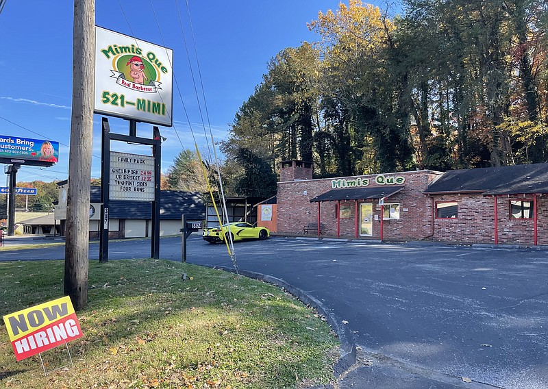 Photo by Dave Flessner / Mimi's Que opened in October as the sixth barbecue restaurant at the Hixson Pike site. Jeff and Liz Crawford, who have operates Mimi's Deli for the past decade, offer Memphis-style barbecue pork sandwiches, ribs and a variety of side orders