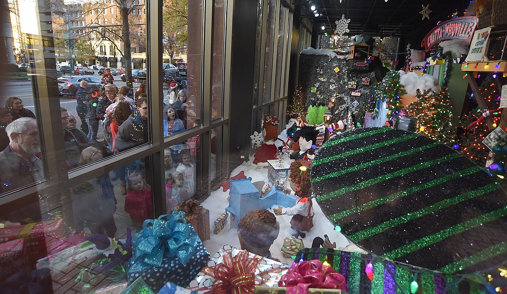 EPB holiday windows revealed Chattanooga Times Free Press