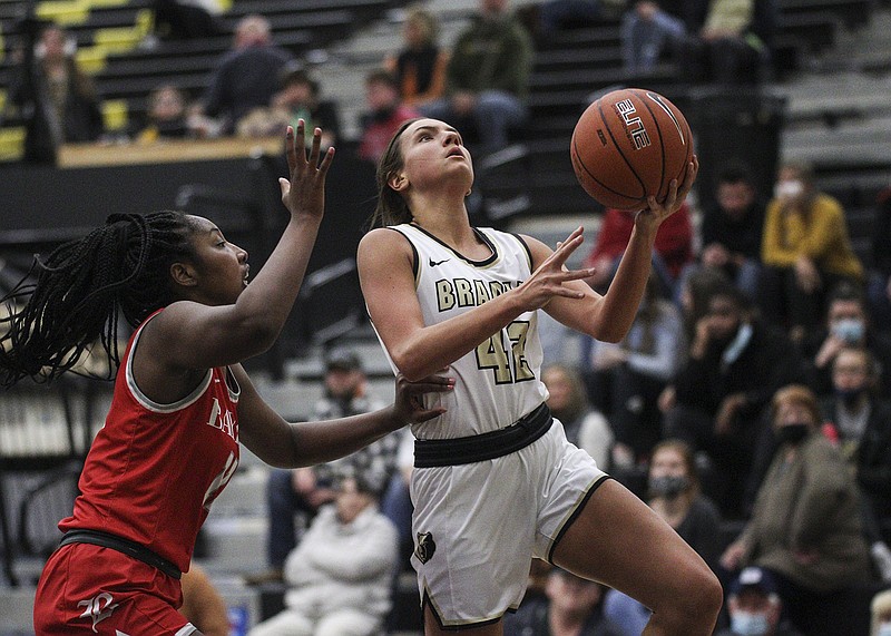 Staff file photo by Troy Stolt / Bradley Central's Hannah Jones, right, scored 18 points to help the Bearettes beat visiting East Hamilton 80-30 on Friday.