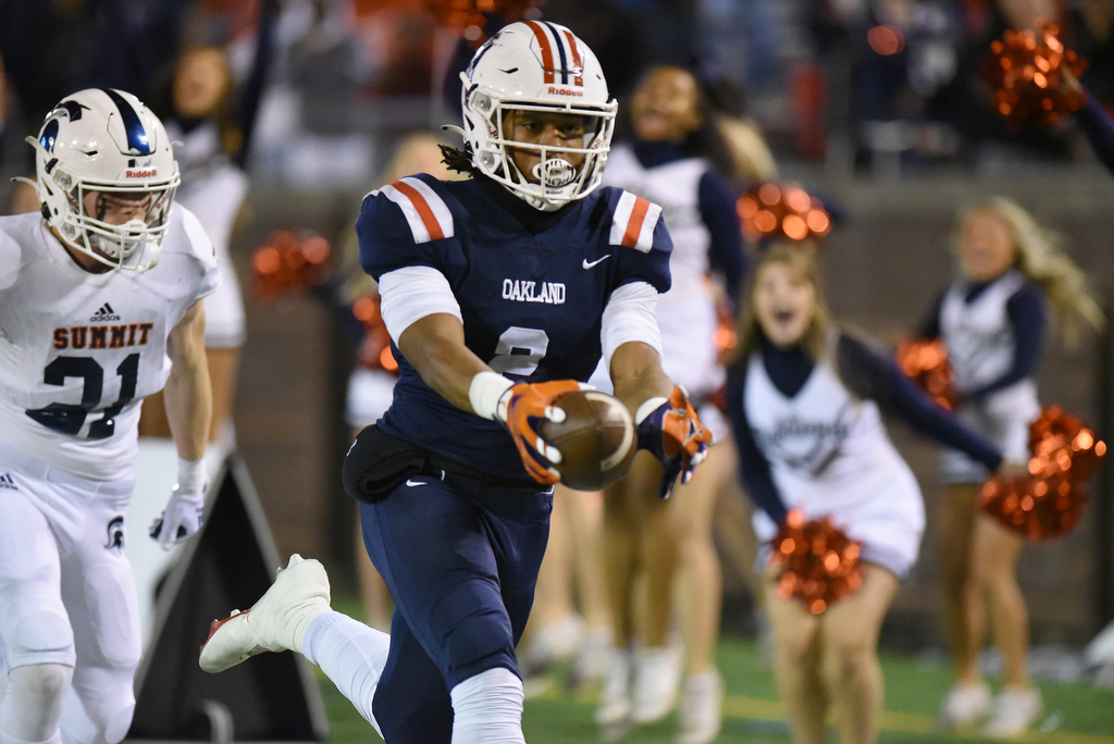 Staff Photo by Matt Hamilton / Oakland High School (2) Jordan James scores a touchdown on Saturday, December 4, 2021 at Finley Stadium during the Class 6A championship game.