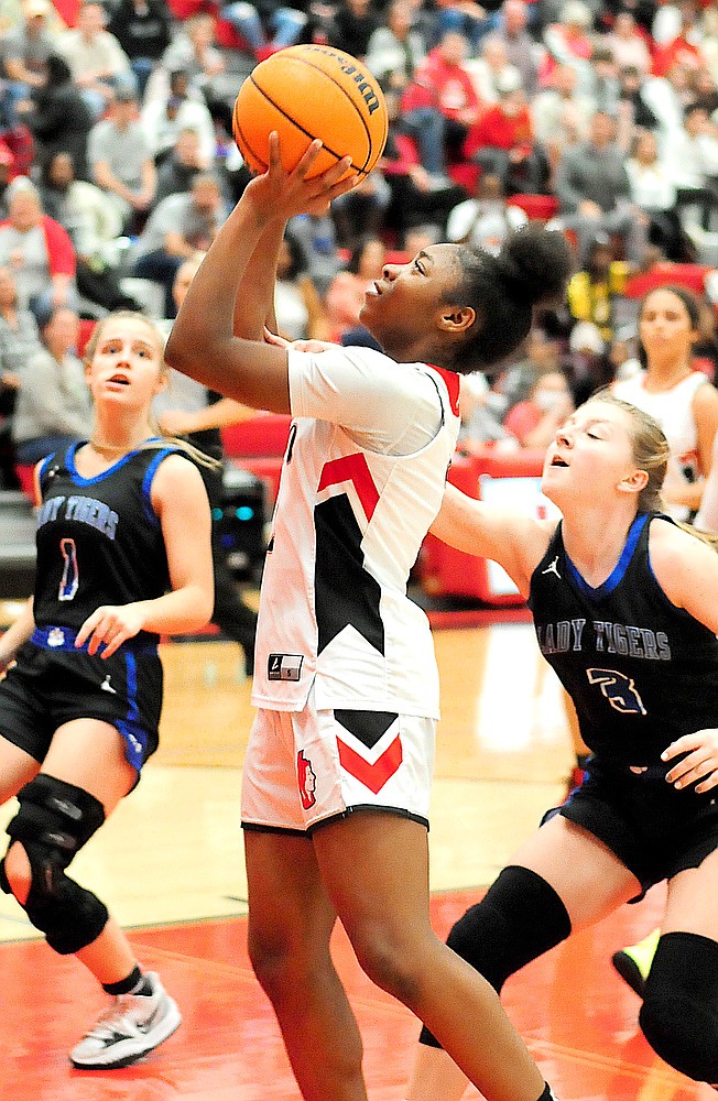 Ringgold at LFO girls' basketball on Dec. 10, 2021 Chattanooga Times Free Press