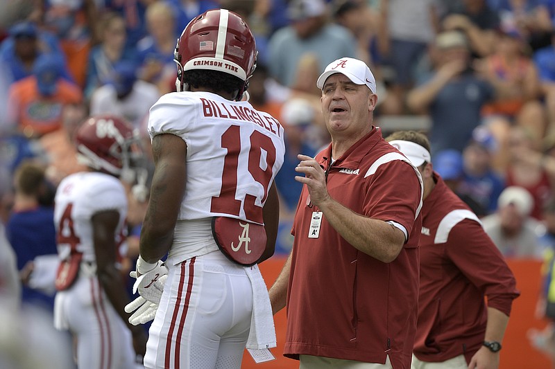 AP photo by Phelan M. Ebenhack / Alabama offensive coordinator Bill O'Brien talks with tight end Jahleel Billingsley before the Crimson Tide's Sept. 18 game against Florida in Gainesville.