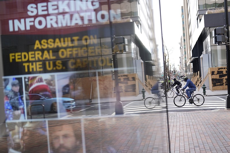 Security is increased ahead of the inauguration of President-elect Joe Biden and Vice President-elect Kamala Harris, Sunday, Jan. 17, 2021, in Washington. (AP Photo/David Goldman)