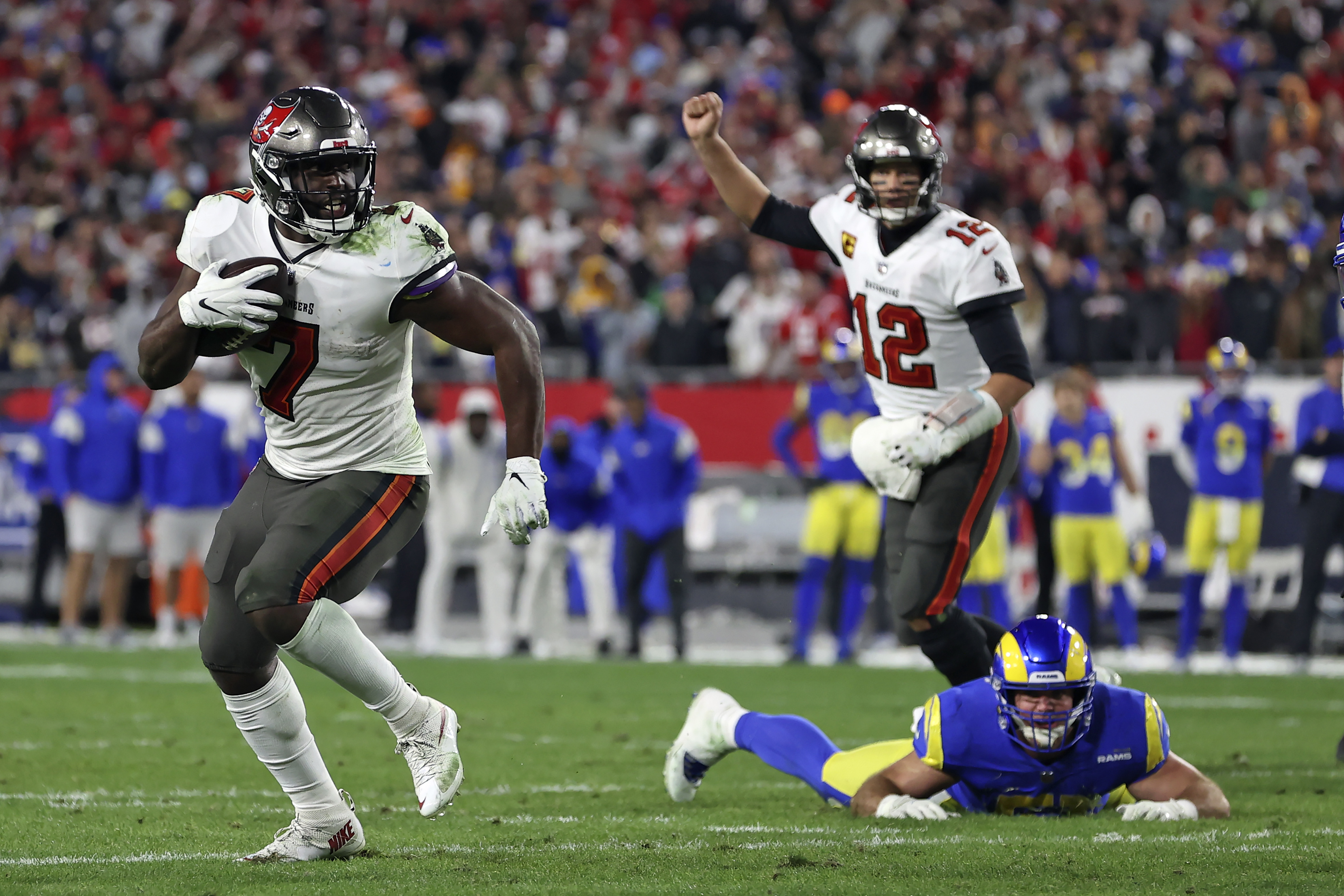 Matthew Stafford, Los Angeles Rams outlast Tampa Bay Buccaneers in