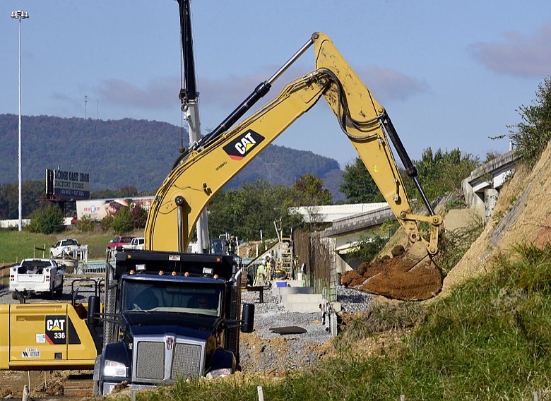 Staff file photo by Robin Rudd / Work on highway improvements continues along Interstate 24 between the Chestnut Street and Broad Street overpasses on Nov. 1, 2021.