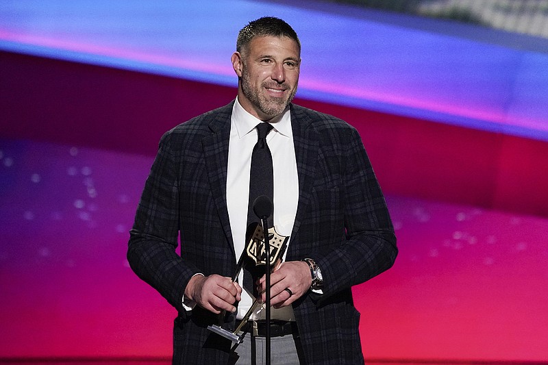 NFL awards include top coach honor for Tennessee Titans' Mike Vrabel