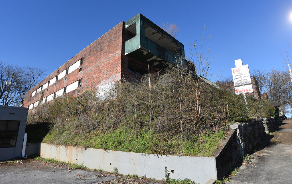 Staff Photo by Matt Hamilton / The remains of Lamar's Restaurant on Martin Luther King Blvd. on Tuesday, March 1, 2022.