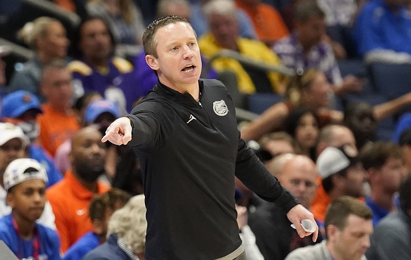 Georgia hires Mike White from Florida as men's basketball coach |  Chattanooga Times Free Press