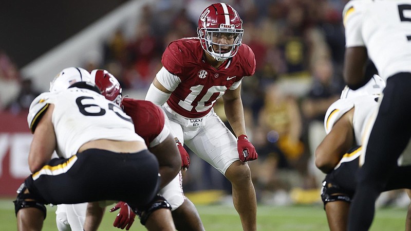 Crimson Tide photos / Alabama senior linebacker Henry To'o To'o is ready to build off his 113-tackle performance last season, which was his first in Tuscaloosa.