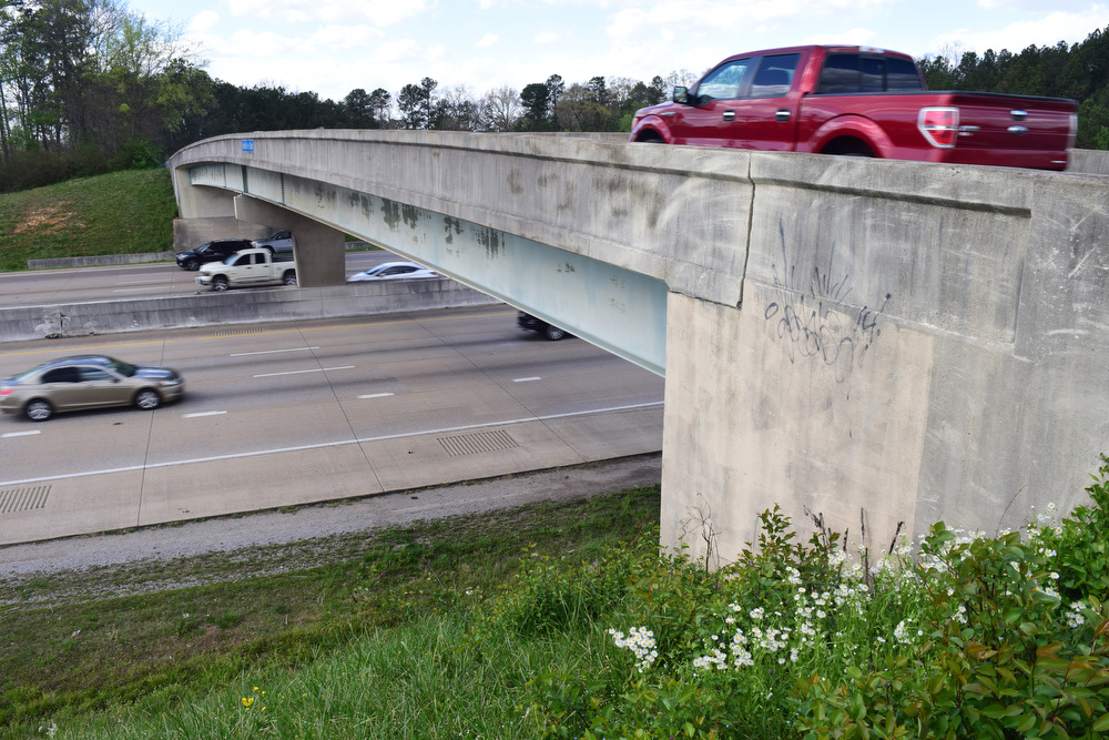 Staff Photo by Robin Rudd / Interstate 75 traffic moves under the Hamilton Place Boulevard bridge that takes mall traffic to Southbound Insterstate 75. The interchange on Interstate 75 at Hamilton Place Mall is part of the Tennessee Department of Transportation’s three-year plan for 2022-2025 and work should begin in 2023. The Hamilton County project was among six “critical transportation projects” in Tennessee.