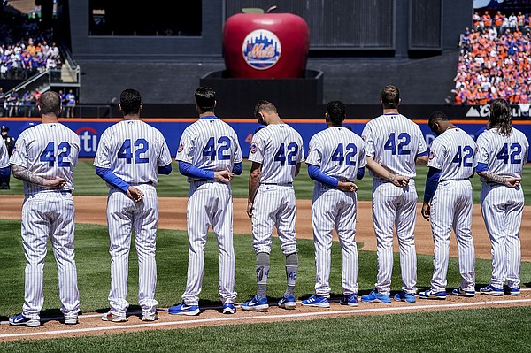 Padres honored for chance to wear No. 42