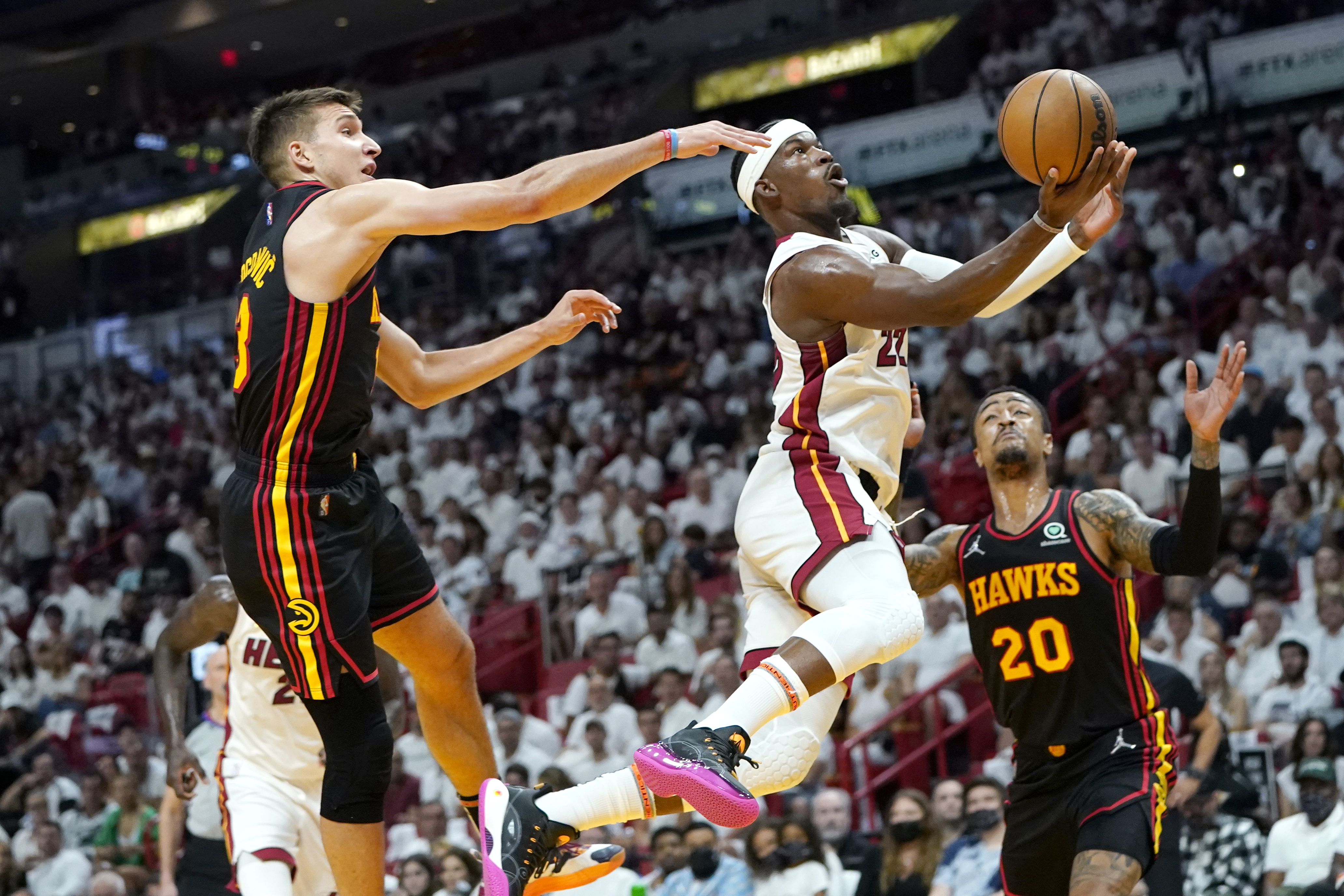 Trae Young Is a Gametime Decision for Tonight's Matchup in Atlanta -  Bleacher Nation