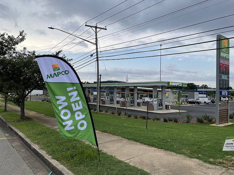 Staff Photo by Dave Flessner / Mapco has opened a new gas station and pizza outlet at Shallowford Road and Encompass Drive. Seen here on Wednesday, the station is one of a handful of bigger gas stations being built in Chattanooga this year.