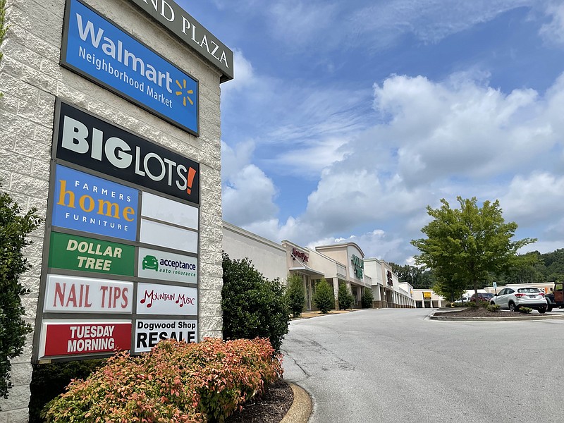 Photo by Dave Flessner / The Highland Plaza shopping center, the oldest suburban shopping center in Chattanooga, was sold last month to a Fayetteville, Arkansas investment firm for nearly $8.9 million. The shopping center at Hixson Pike and Ashland Terrace originally opened in 1958. The photo was taken July 30, 2022.