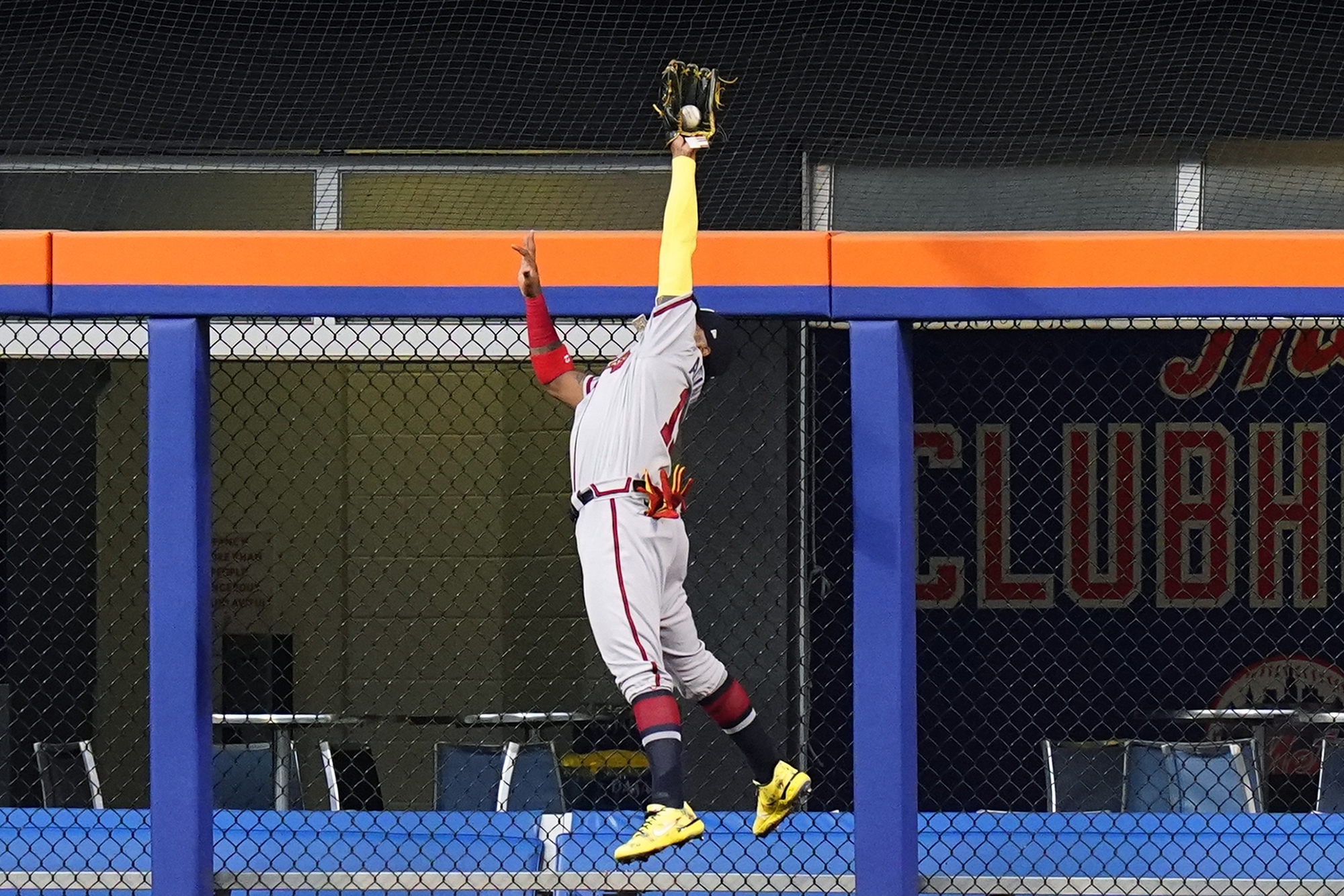 Braves bounce back to beat Mets in NL East showdown