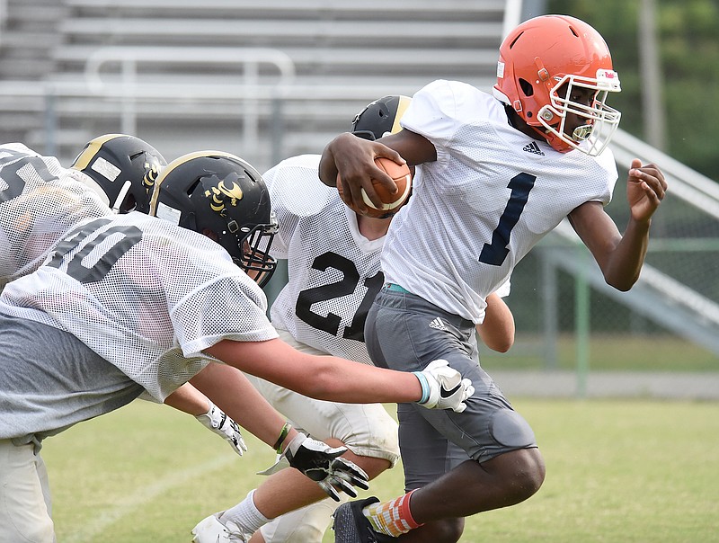 Staff file photo by Matt Hamilton / East Ridge sophomomre Hasani Jackson (1) has the skill set to be a special talent for the Pioneers.